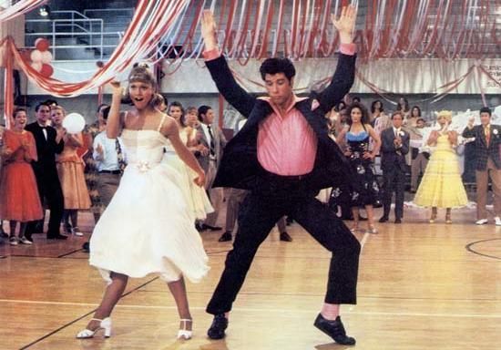 Grease at school: il mondo di Danny e Sandy torna al cinema e... per le strade di Milano