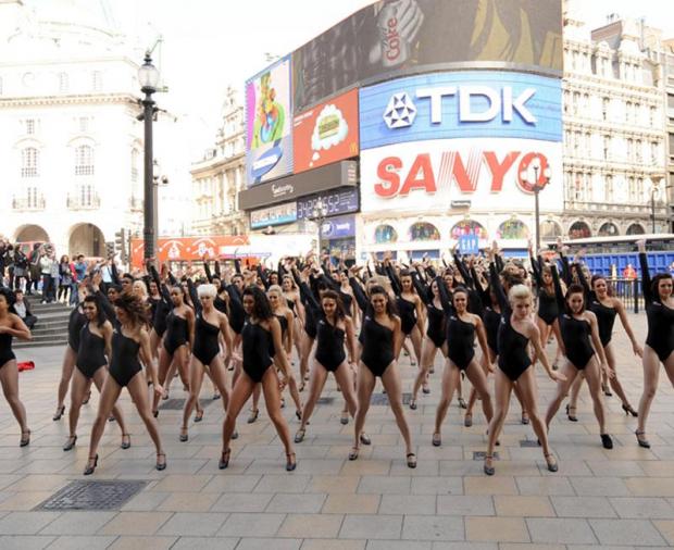 Flash mob più divertenti: tutta la forza del girl power a Londra